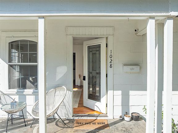 3rd image of 1028 E 43rd St
