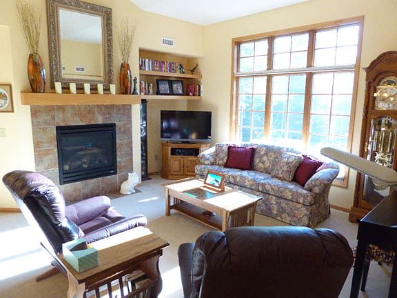 5th image of 79 Deerwood Ct