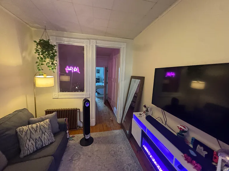 310 Monroe St #8 — Photo 4