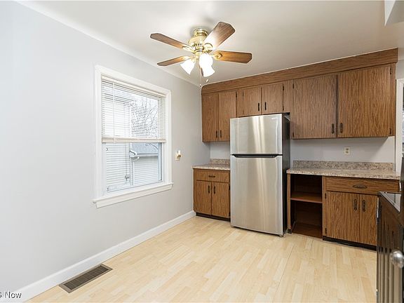 4th image of 1612 Longwood Dr