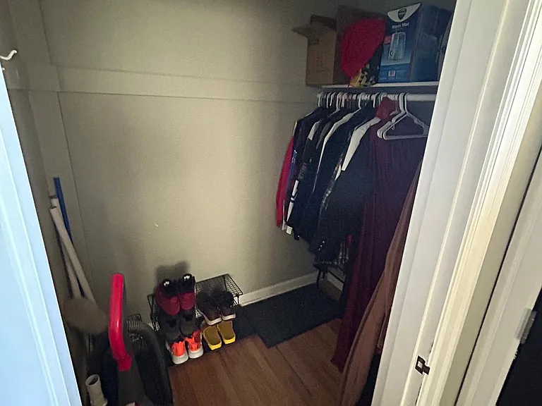 430 Jason Ave N — Photo 10