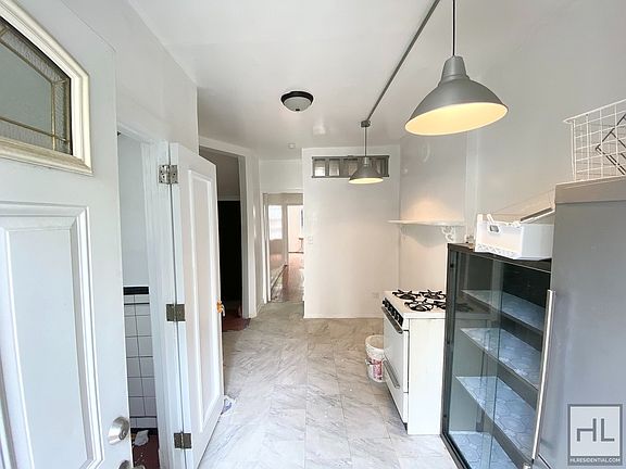 5th image of 95 Clay St APT 1L