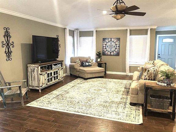 4th image of 12750 Tanoak Dr