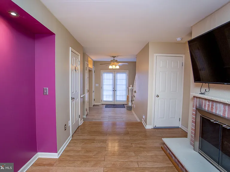 1529 Margaret Ct — Photo 14