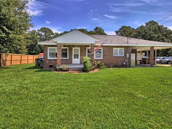 1326 Folly Rd, Charleston, SC 29412