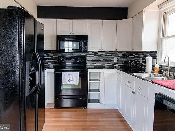 5th image of 111 Gallimore Dr