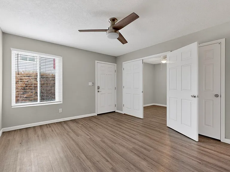 1812 Buena Vista Dr SE #4 — Photo 13