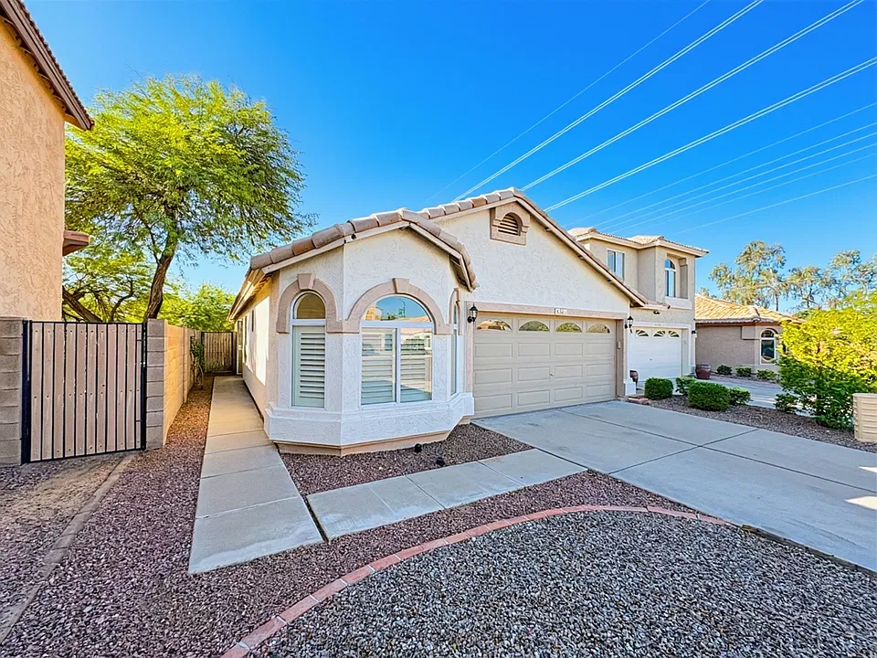 3211 E Kristal Way
