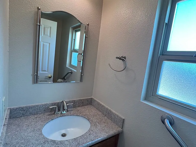2604 Calle Elegante — Photo 9