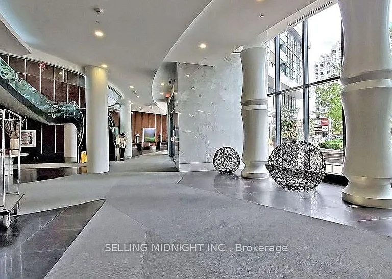 5162 Yonge St #Penthouse 301 — Photo 32