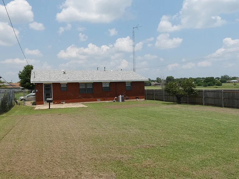 4229 SE Bedford Dr — Photo 17