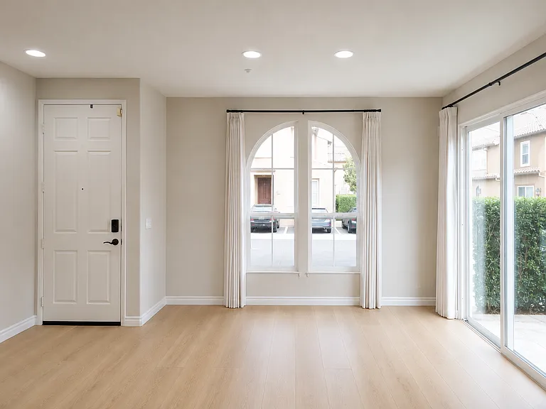 17011 Calle Trevino #5 — Photo 4