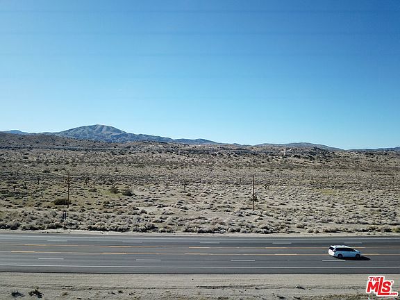 3rd image of 6386 Pearblossom Hwy