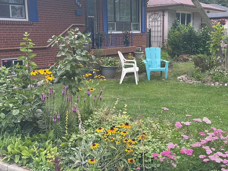 309 Queen Mary Dr — Photo 10