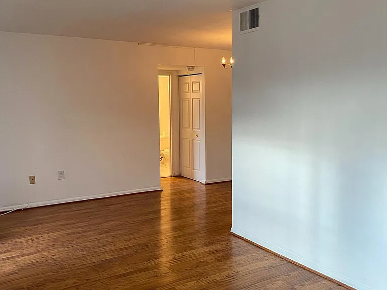 6998 Hanover Pkwy #3 — Photo 4