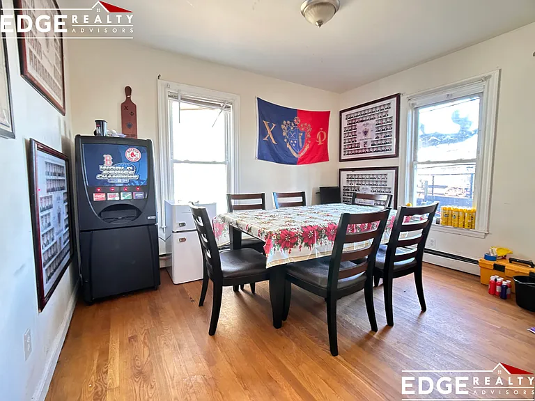 48 Pratt St — Photo 10