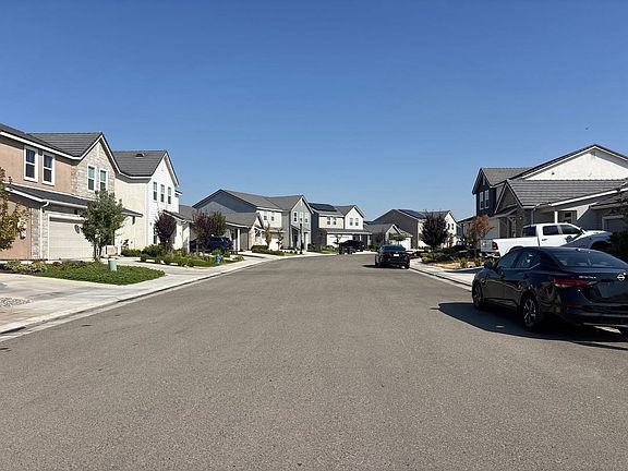 5th image of 896 Blue Oak Ln W