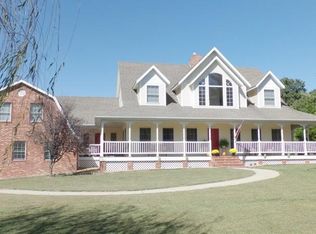 77 Rambling Dr, Marshfield, MO 65706