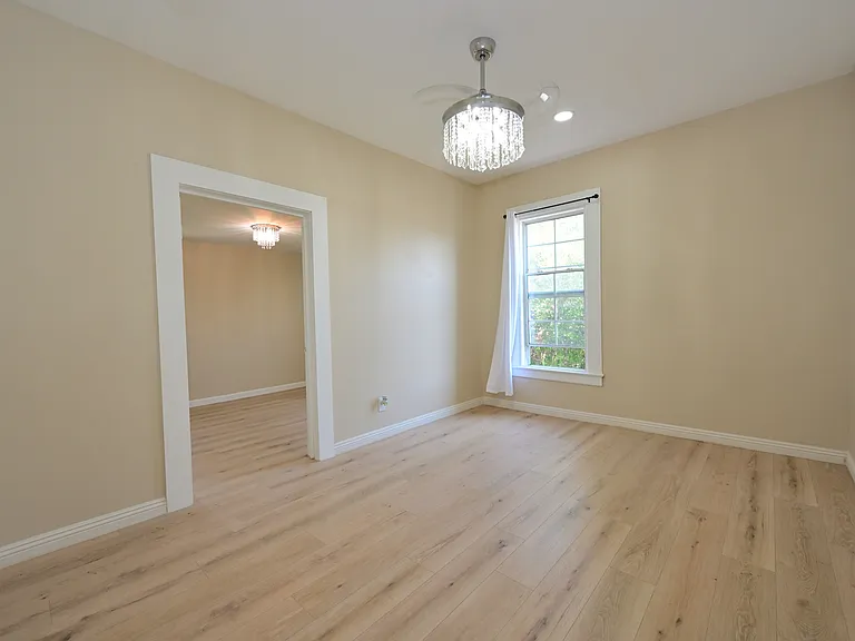 328 E Olive Ave — Photo 14