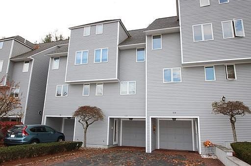 2nd image of 913 Sherwood Forest Ln
