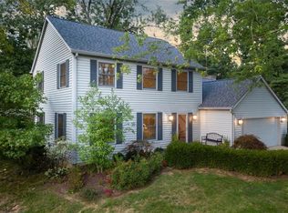 9956 Raintree Dr N, Columbus, IN 47201