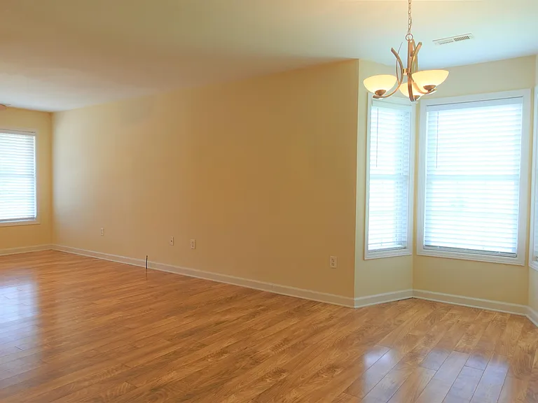 129 River Oaks Cir — Photo 8