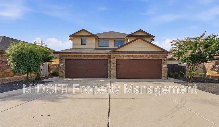 1134 Renee St — Photo 1