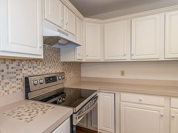 4th image of 36480 Sandy Knoll Dr