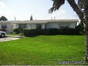 1st image of 832 E 26th Ave