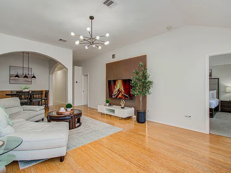 7207 Crescent Mills Dr — Photo 8