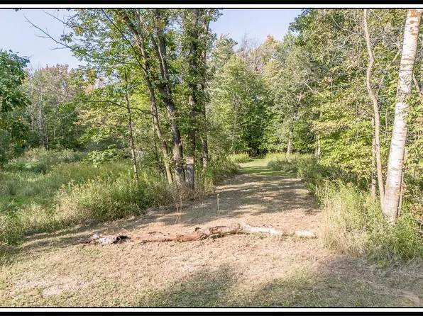 Shaky Lake Rd, Hortonville, WI 54944