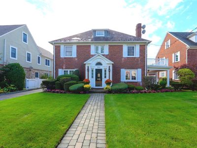 360 Demott Avenue, Rockville Centre, NY, 11570