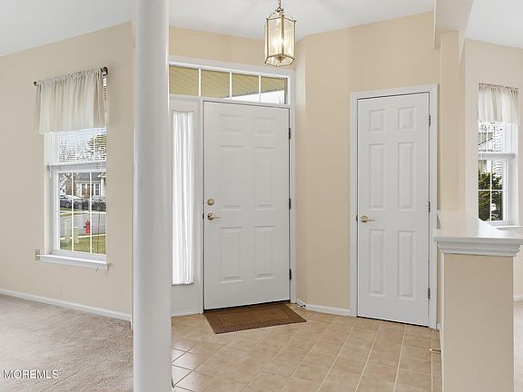 5th image of 6 Swan Lake Court