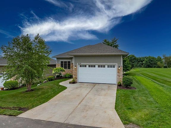 4th image of 9029 Royal Oaks Cir
