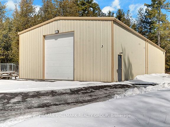 4th image of 618 Corkery Rd