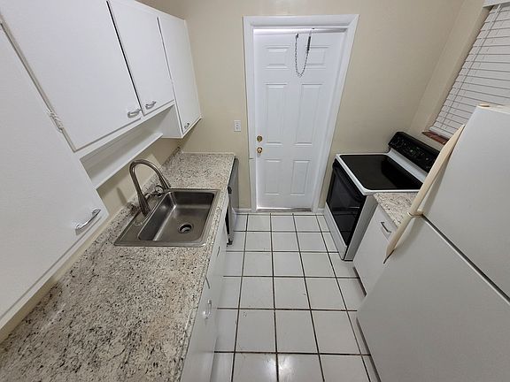 3rd image of 1492 NE 51st Ct