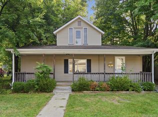511 Riggs St, Fenton, MI 48430