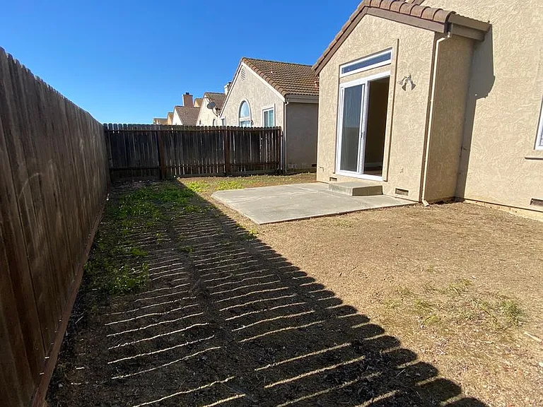229 Potrero St — Photo 44