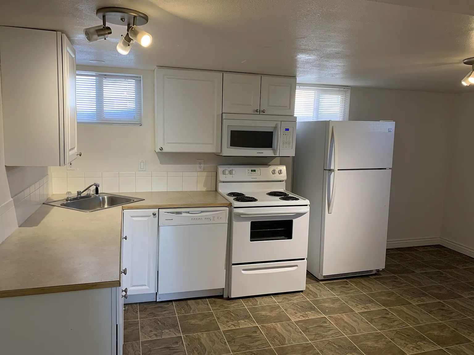895 N 7th East / 685 E 9th North - 685 — Photo 2