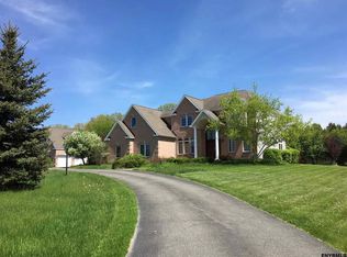 5 Sliters La, Greenbush, NY 12198