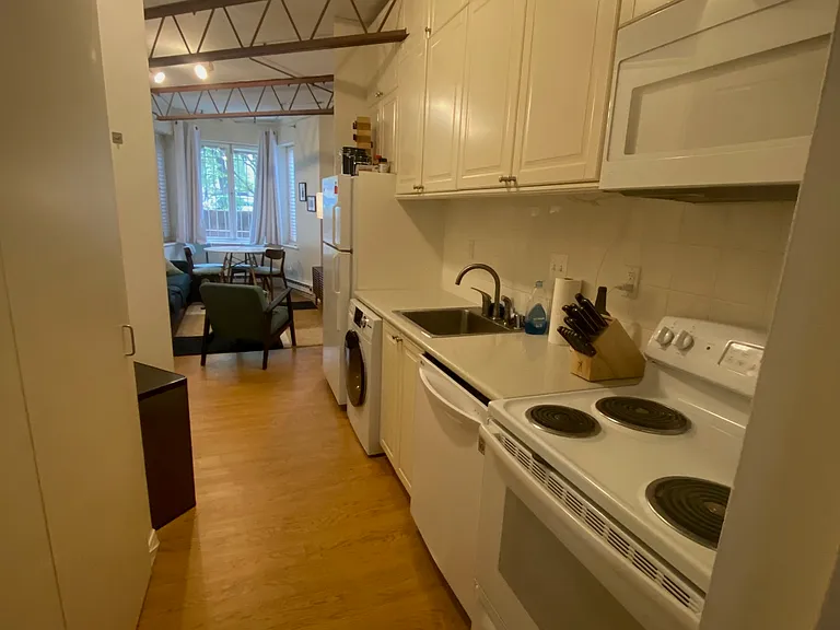 1507 R St NW — Photo 17