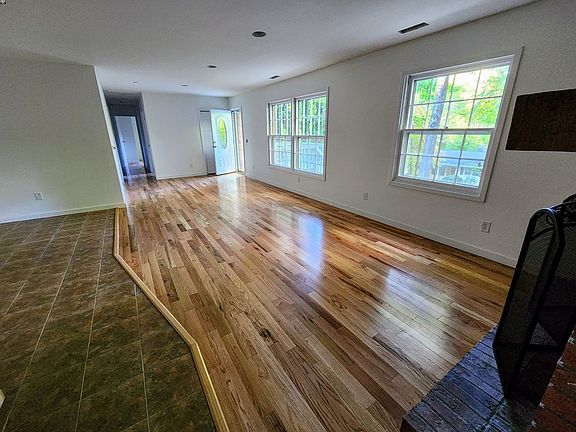 5th image of 599 Savannah Dr