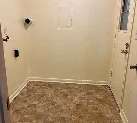 4th image of 4035 Arbor Place Ln