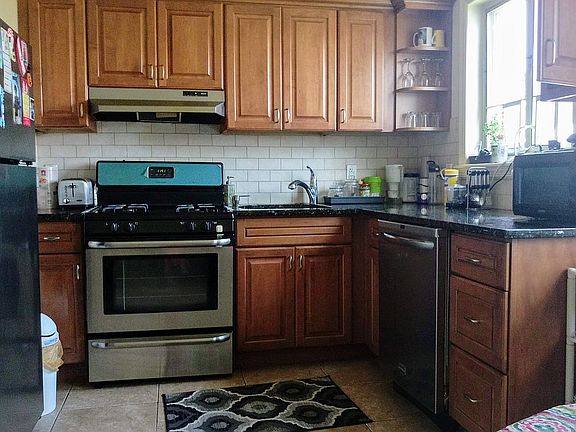 3rd image of 221-25 Braddock Ave #33