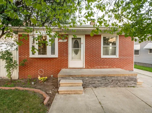 27390 Seyburn Ave, Warren, MI 48092