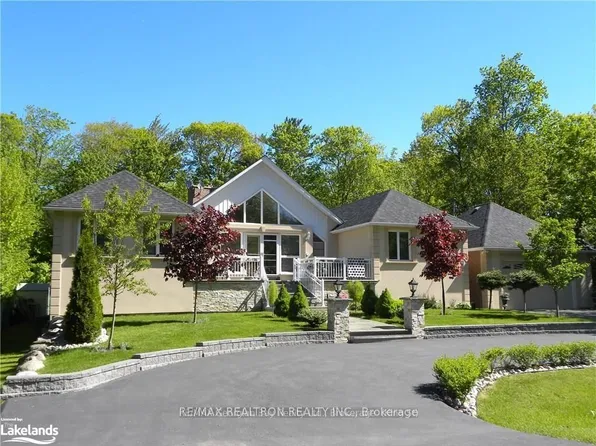 43 Staglir Dr, Tiny, ON L9M 0H2