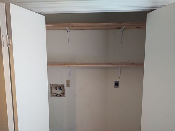 2nd image of 602 Bracewood Cir #A-b