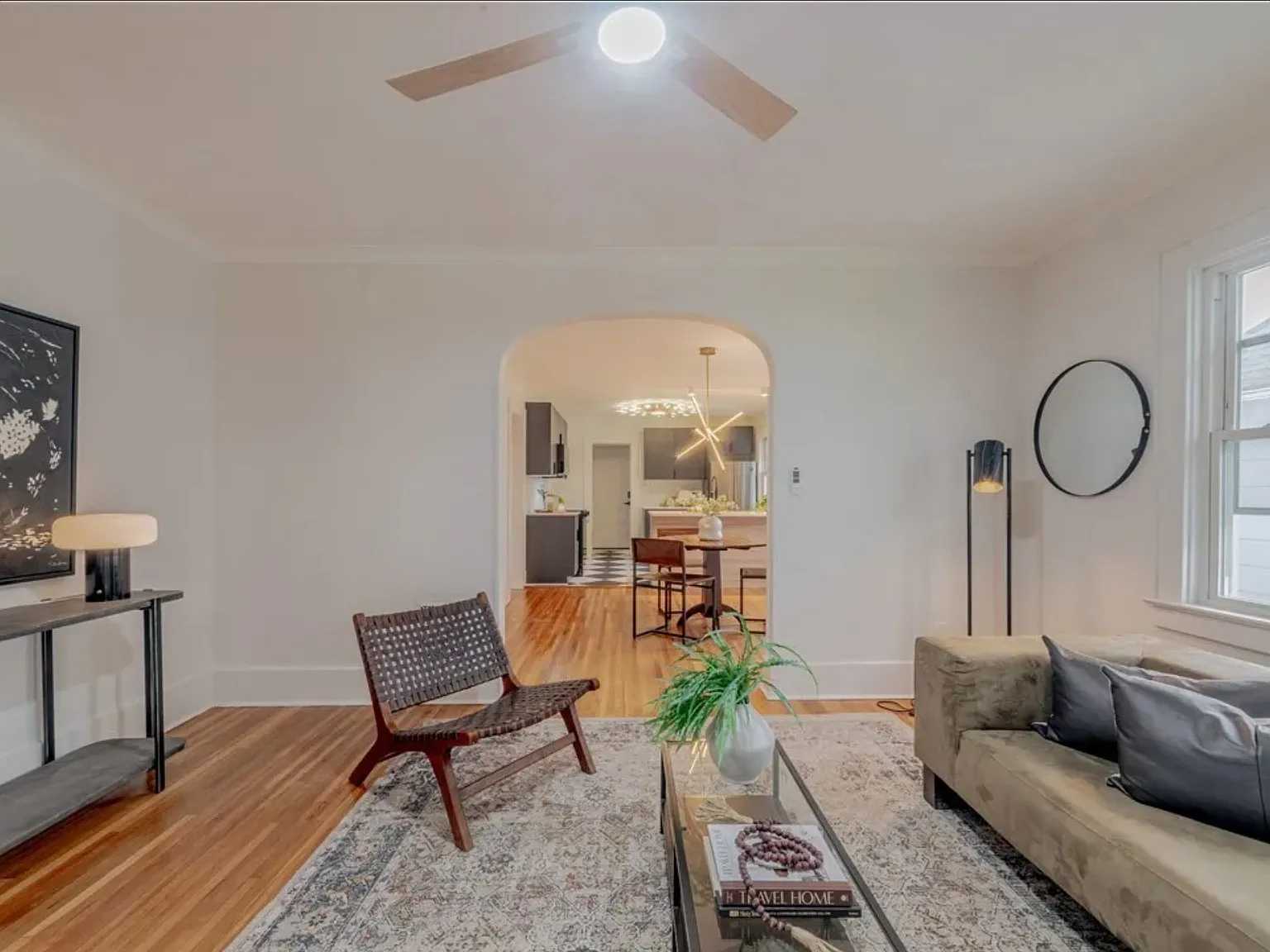 3 bed, 1750 sqft, $2,250 — Photo 2