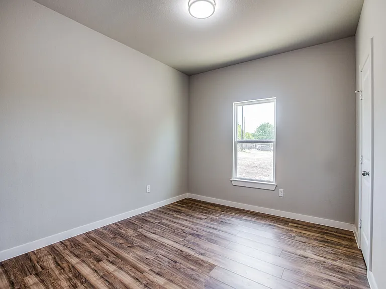 3306 Cedar St — Photo 3