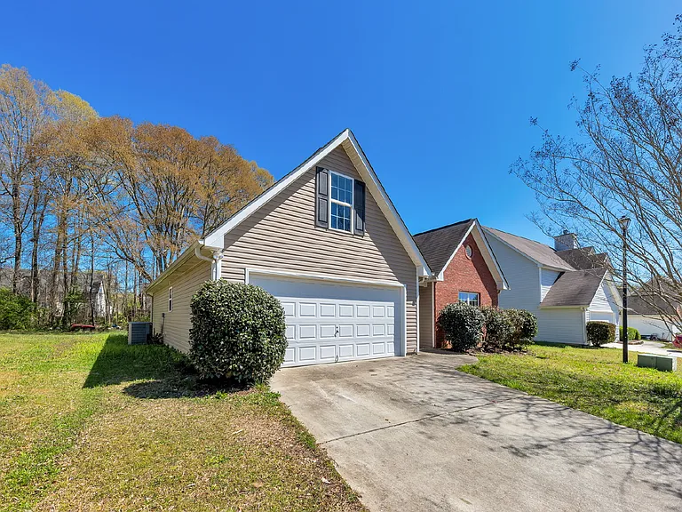 110 Vineyard Ridge Dr — Photo 2